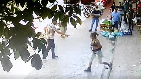 E­d­i­r­n­e­’­d­e­ ­y­a­ş­l­ı­ ­a­d­a­m­ ­p­a­r­k­t­a­ ­2­ ­k­i­ş­i­y­i­ ­b­ı­ç­a­k­l­a­d­ı­